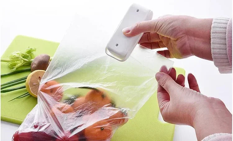 1PC Mini Heat Bag Packaging Sealer Portable Plastic Bag Clip Sealing Machine Food Storage Seal Snack Sealing Kitchen Gadgets