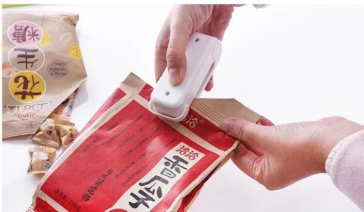 1PC Mini Heat Bag Packaging Sealer Portable Plastic Bag Clip Sealing Machine Food Storage Seal Snack Sealing Kitchen Gadgets